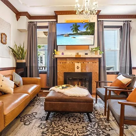 6Br 3Br Retro Modern Home Hard Rock & Boardwalk